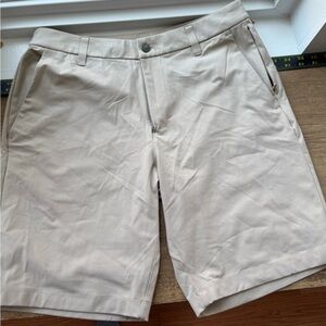 Lululemon Men’s ABC classic fit shorts 7” cream tan color size 31